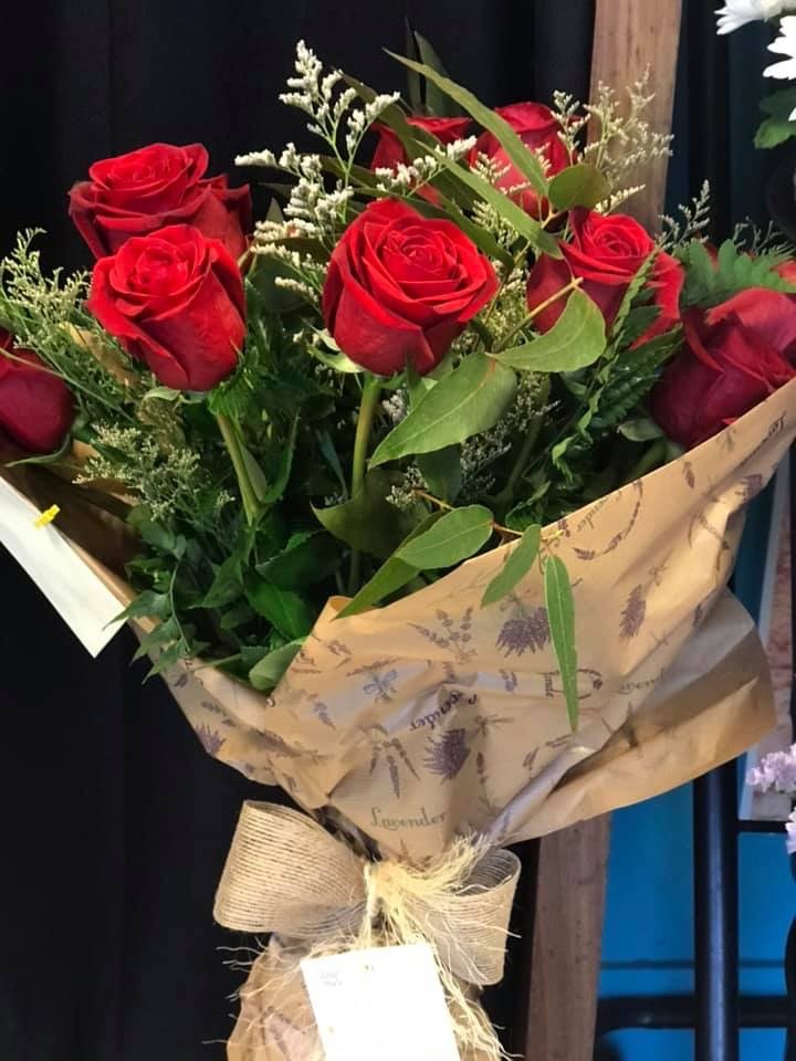 RAMO 12 ROSAS ROJAS SOÑADAS